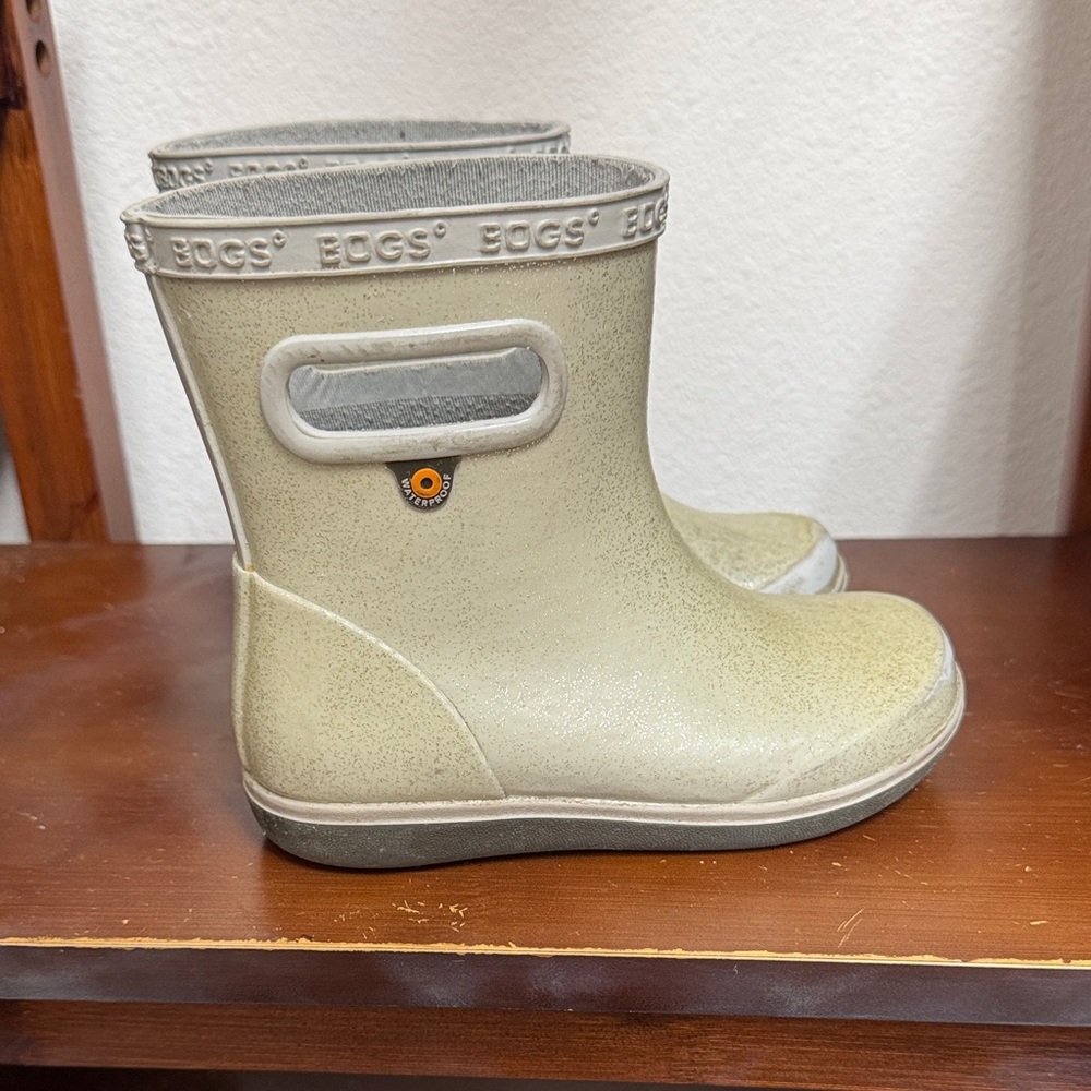 BOGS Girl’s Silver/Gray Glitter Rain Boots
